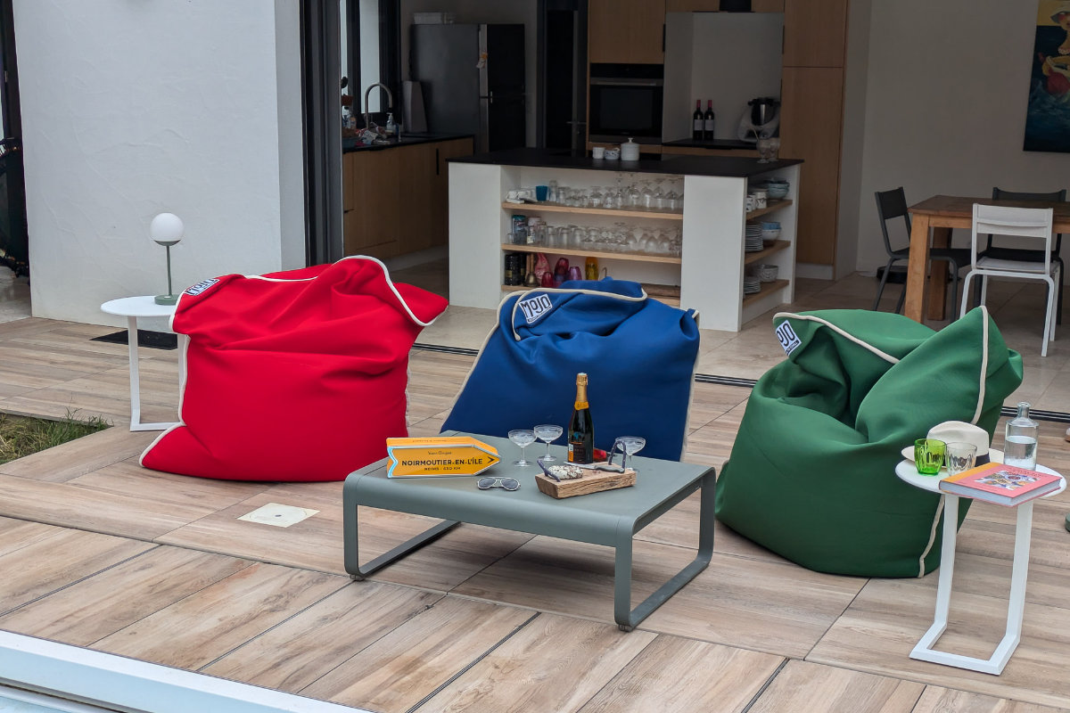 mobilier-exterieur-piscine-152313613_1